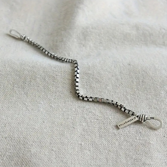 Vintage Inspired Silver Box Chain Bracelet - Picture 5 of 9